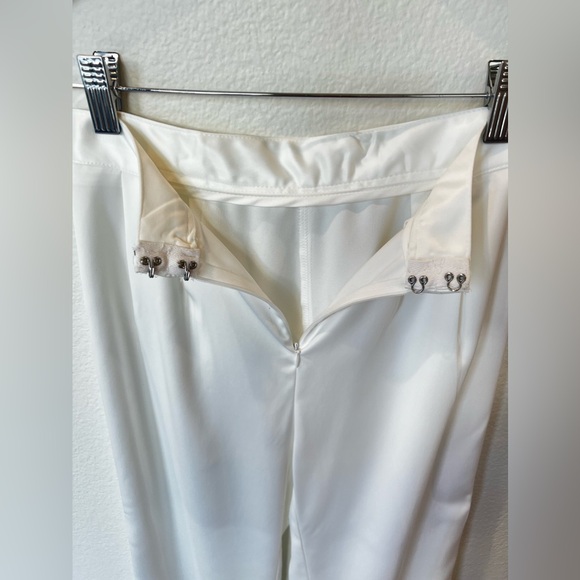 White cropped blazer with shoulder pads & white silk pants. XS - Picture 9 of 12